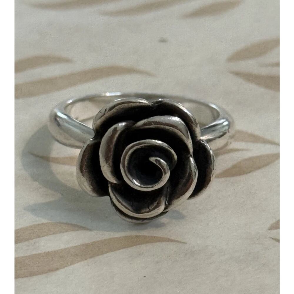 Pre-Owned James Avery Retired Sterling Silver Rose Blossom Ring Size 6